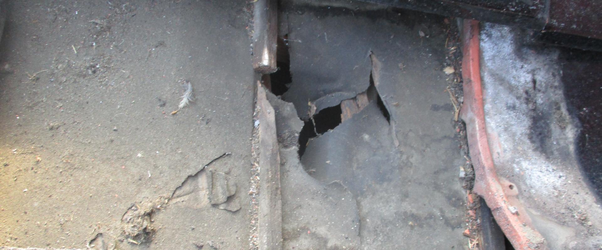 下地部分が腐食をしているイメージ画像